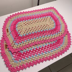 par-de-tapetes-rosa-e-bege-1